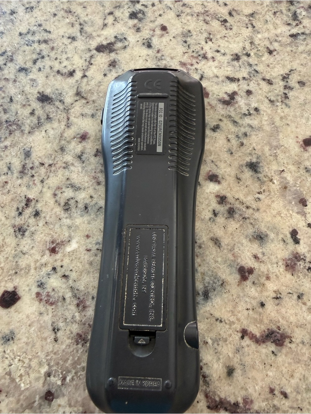 Universal Remote Control - Gray - Picture 5 of 6